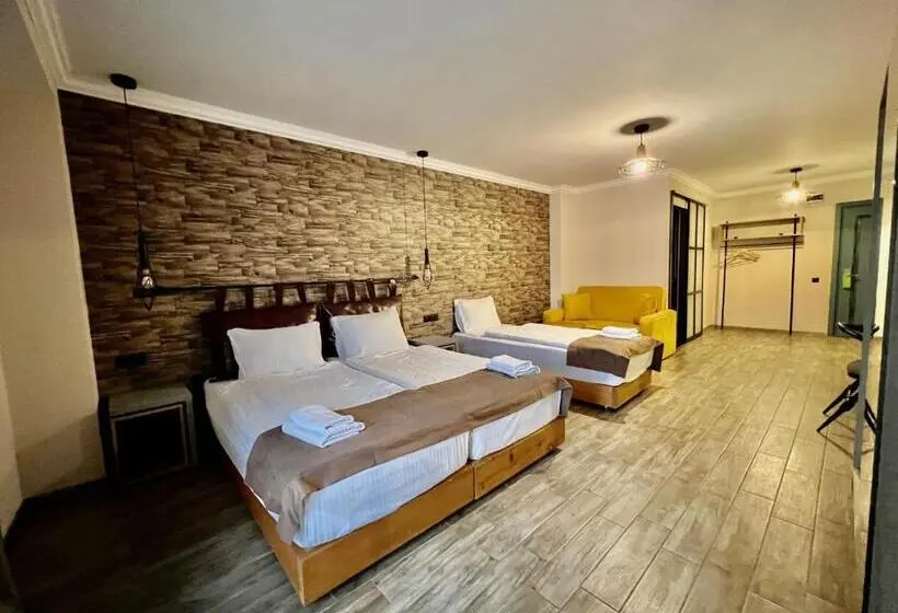 Executive Kolmen Hengen Huone, Gudauri Loft