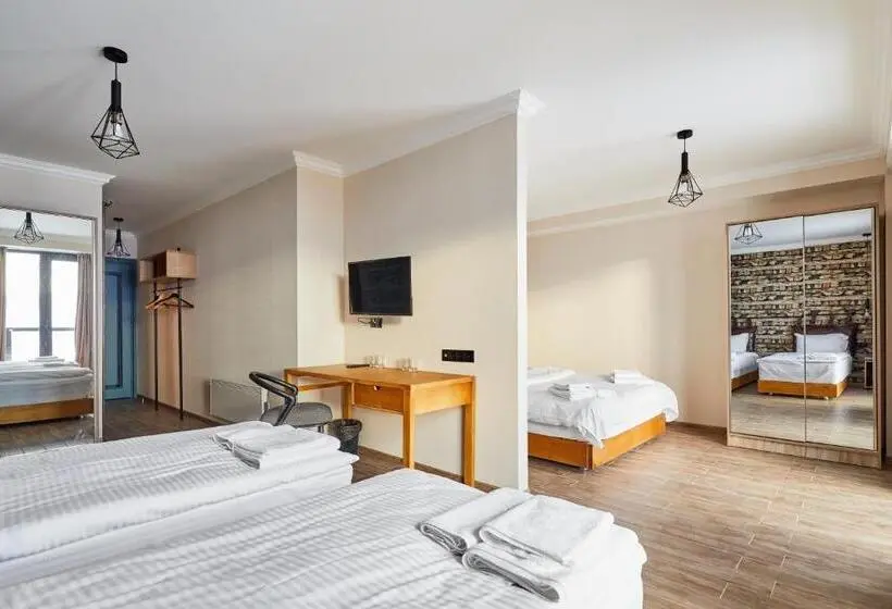 Perhejuniorsviitti, Gudauri Loft