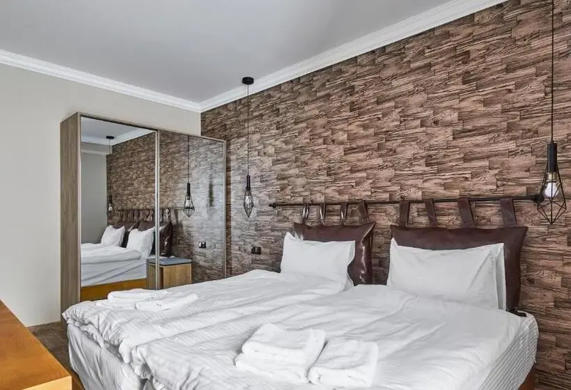 Perhejuniorsviitti, Gudauri Loft