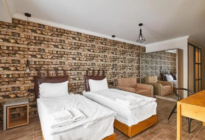 Perhejuniorsviitti, Gudauri Loft