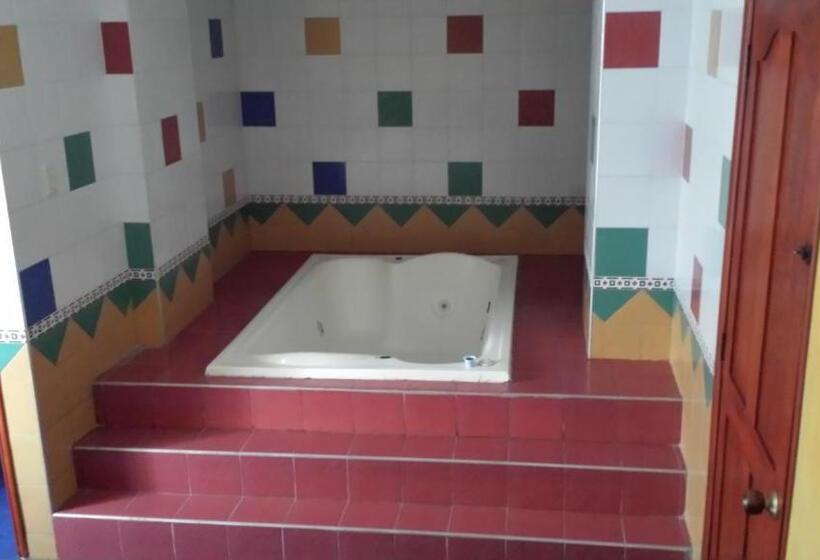 豪华套房, Sandiego Inc