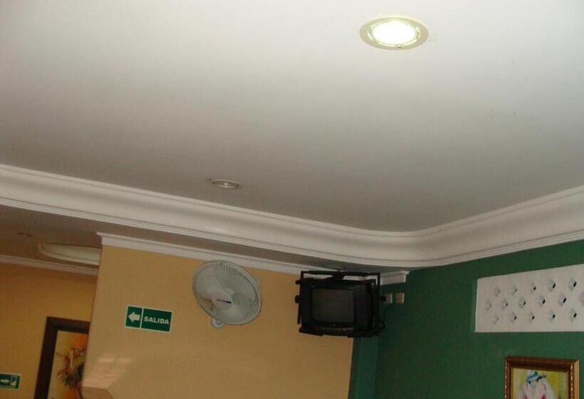 豪华套房, Sandiego Inc