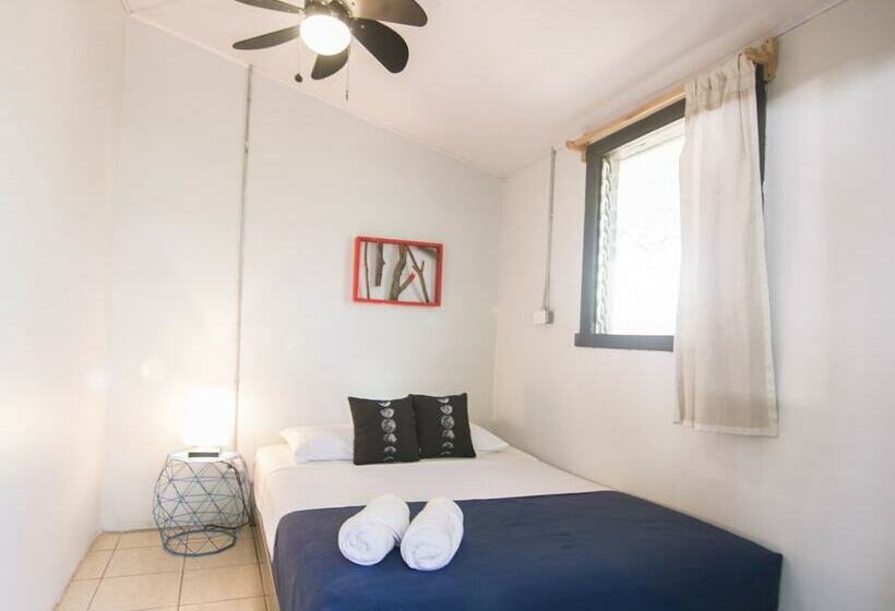 浴室共有ベーシックルーム, Selina Tamarindo