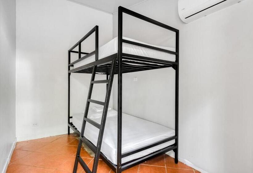 浴室共有ベーシックルーム, Selina Tamarindo