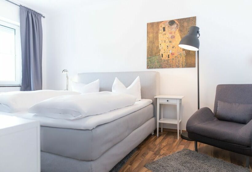 آپارتمان 2 خوابه, Microverse Hostel