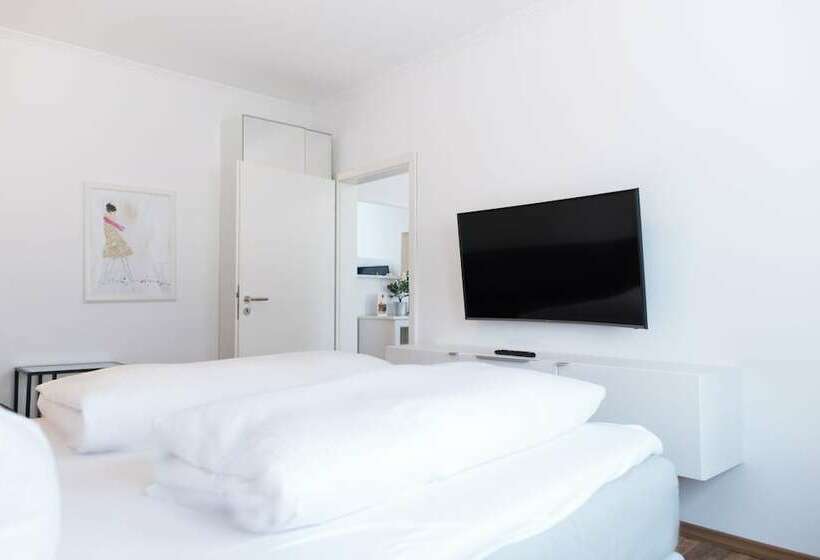 آپارتمان 2 خوابه, Microverse Hostel