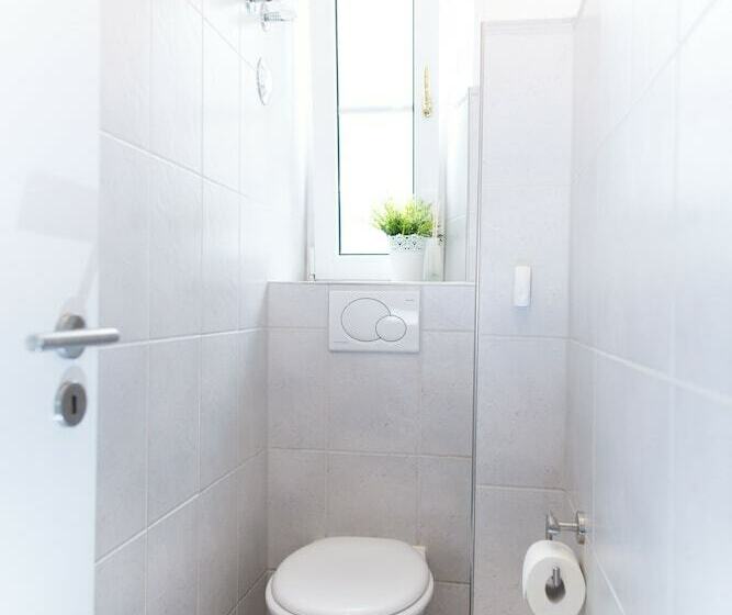 آپارتمان 2 خوابه, Microverse Hostel