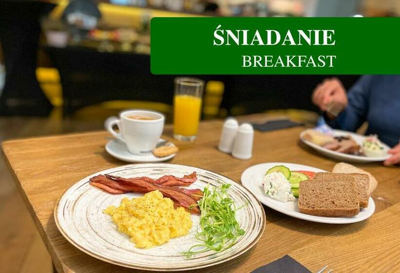 اتاق لوکس با تخت بزرگ, Park Hotel & Fitness Club Rzeszów