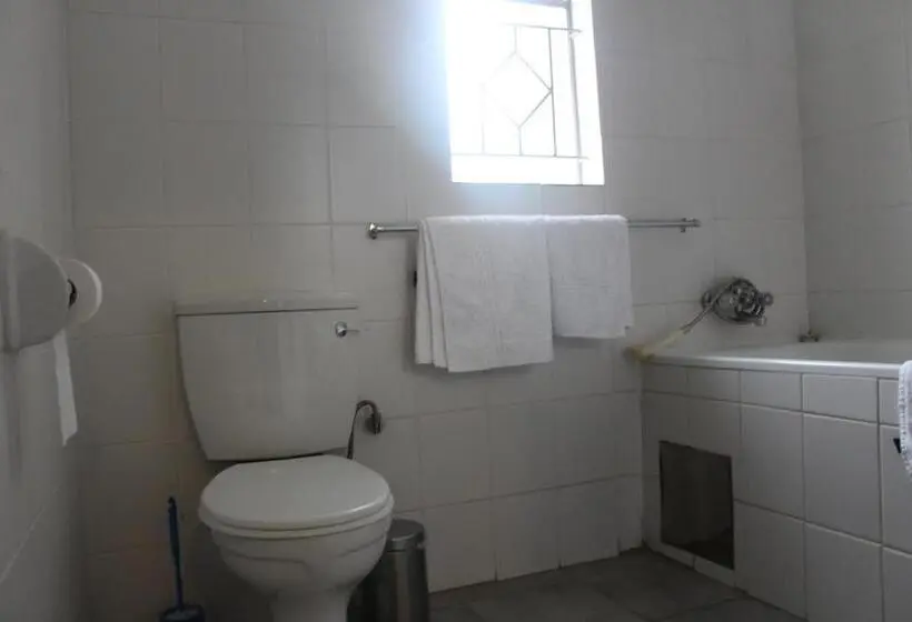 اتاق اکونومی, Strand Meadows B&b