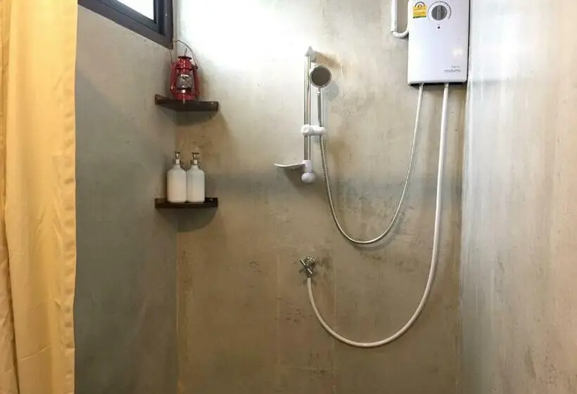 اتاق لوکس با بالکن, Talardkao Balcony Krabi