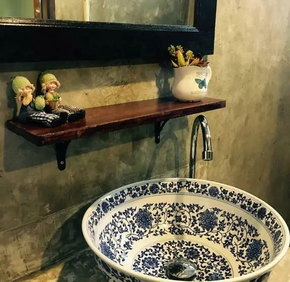 اتاق استاندارد یک نفره, Talardkao Balcony Krabi