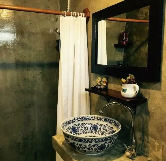اتاق استاندارد یک نفره, Talardkao Balcony Krabi