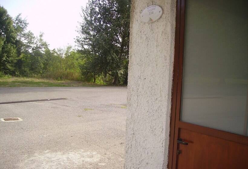 חדר סטנדרט לארבעה, Angela E Vincenzo