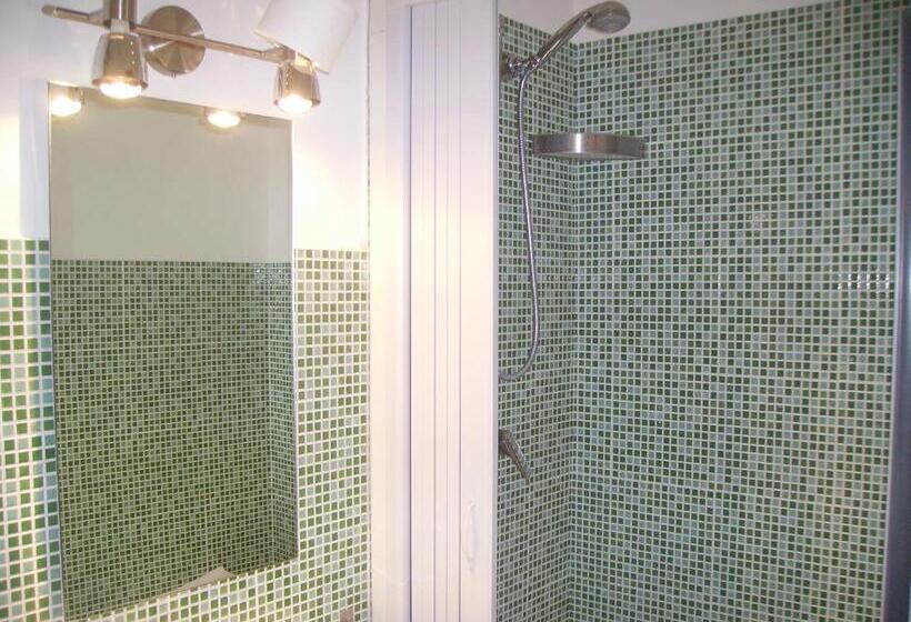 חדר סטנדרט פנימי, Angela E Vincenzo