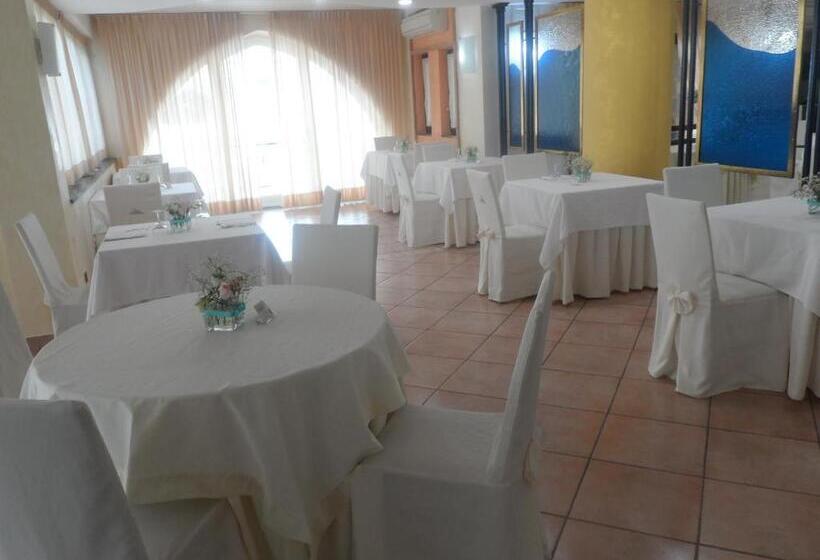 חדר סטנדרט לארבעה, Angela E Vincenzo