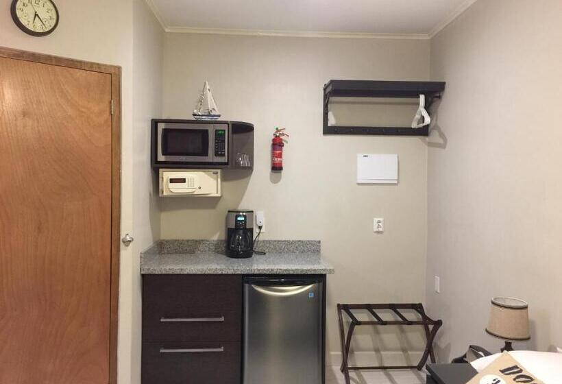 اتاق لوکس با چشم‌انداز دریا, The Pier Beach Inn & Suites