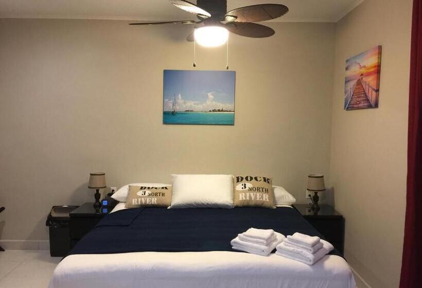 اتاق لوکس با چشم‌انداز دریا, The Pier Beach Inn & Suites