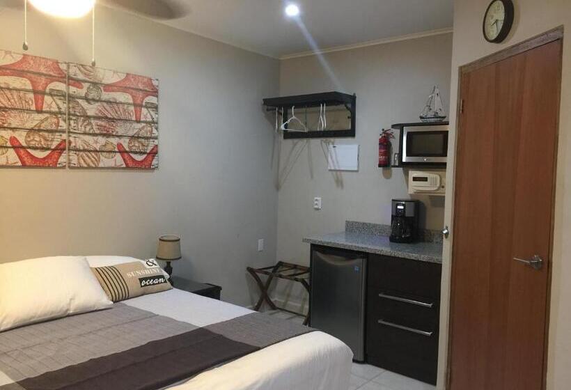 اتاق لوکس, The Pier Beach Inn & Suites