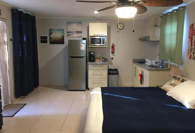 استودیوی لوکس, The Pier Beach Inn & Suites