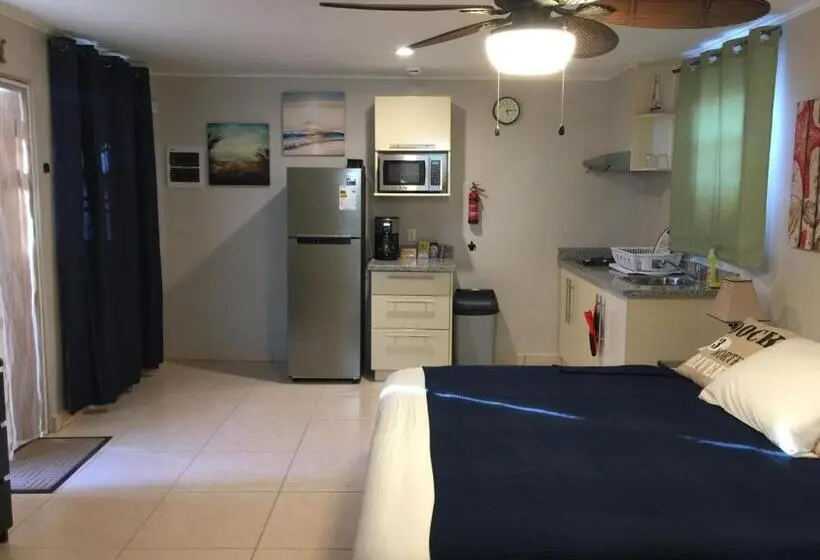 استودیوی لوکس, The Pier Beach Inn & Suites
