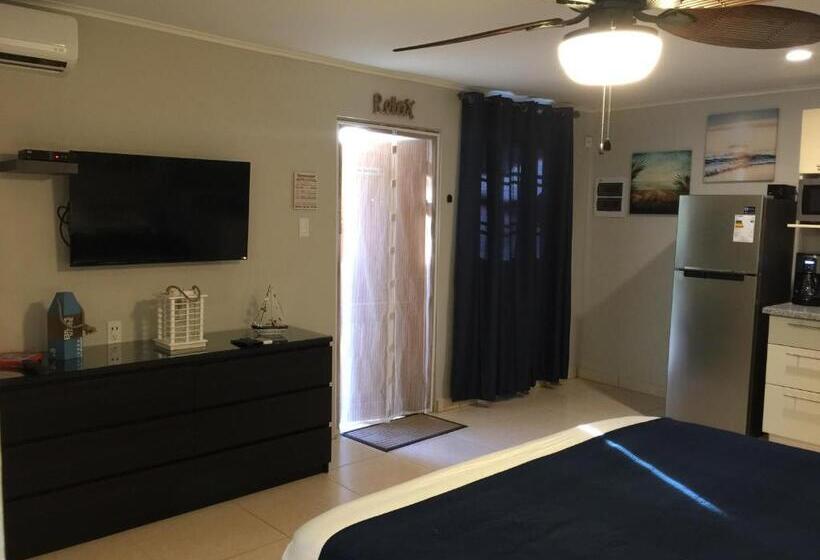 استودیوی لوکس, The Pier Beach Inn & Suites