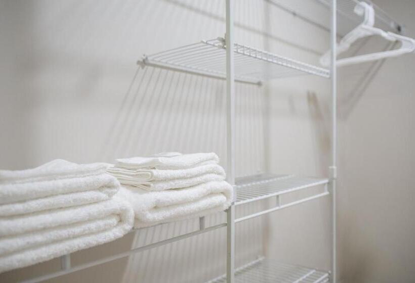 Deluxe Suite King Bed, The Pier Beach Inn & Suites