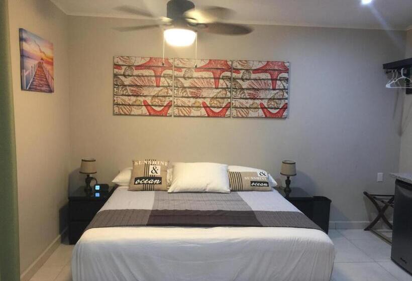 اتاق لوکس با چشم‌انداز دریا, The Pier Beach Inn & Suites