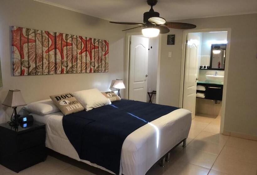 استودیوی لوکس, The Pier Beach Inn & Suites