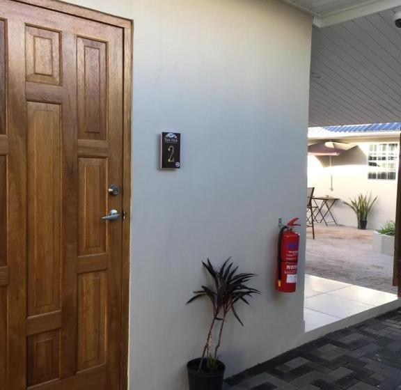 اتاق لوکس, The Pier Beach Inn & Suites