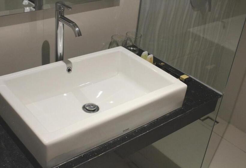 Номер Deluxe, Gets Hotel Semarang