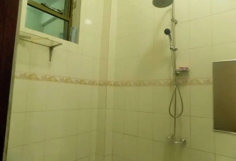 اتاق اکونومی, B Plus
