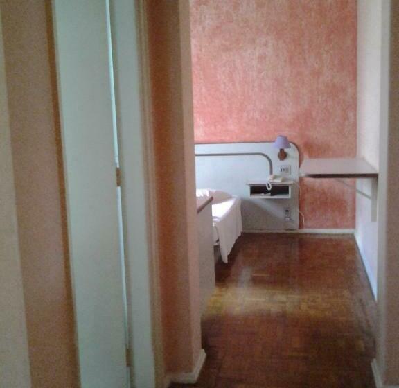 이코노이 4인룸, Columbia Palace