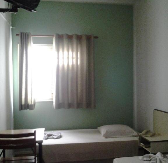 이코노미 룸, Columbia Palace