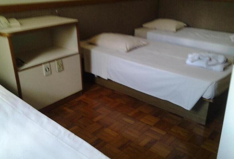 디럭스 트리플 룸, Columbia Palace