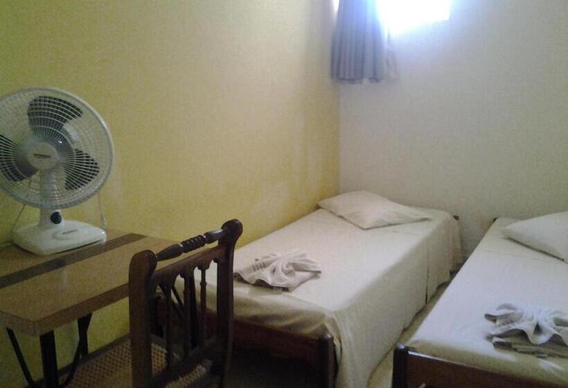 4인용 스탠다드 룸, Columbia Palace