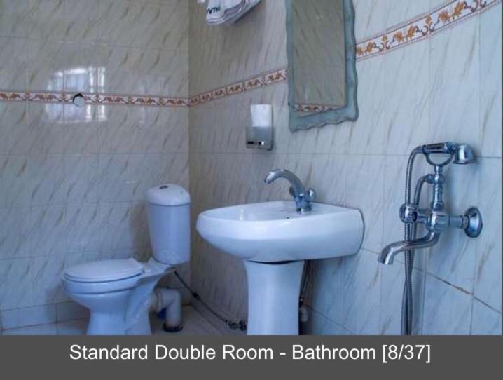 اتاق اکونومی, Palace