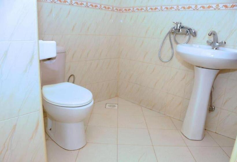 اتاق اکونومی, Palace