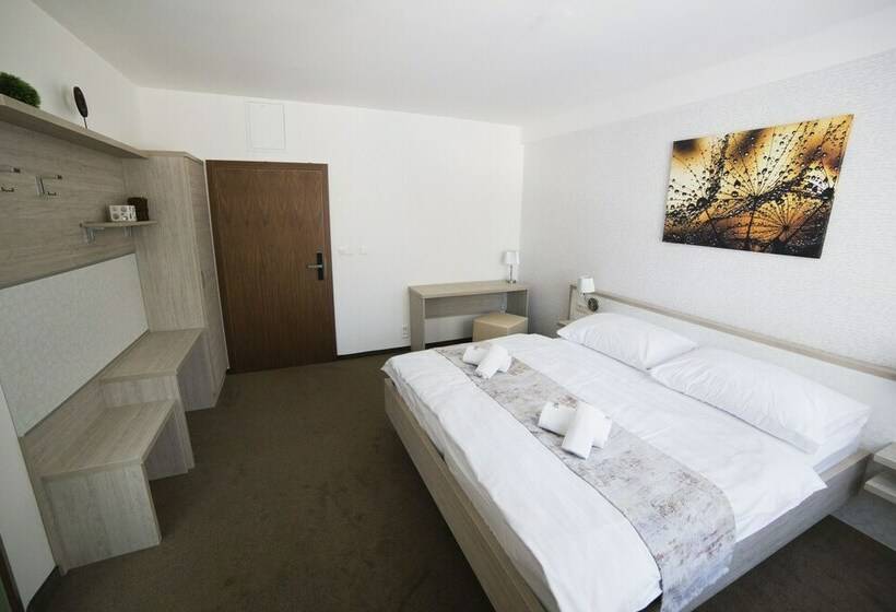 标准间, Star Lipno