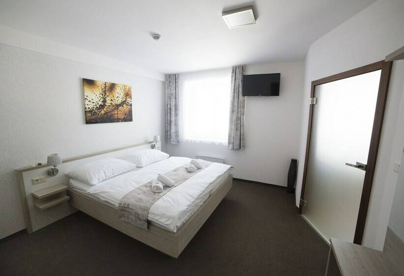 标准间, Star Lipno