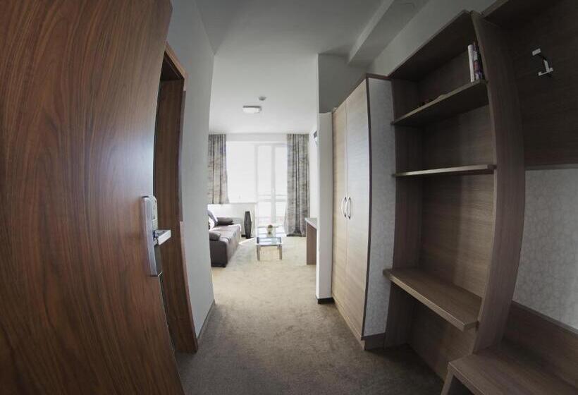 家庭间, Star Lipno