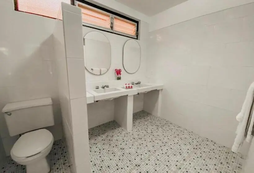 Quarto standard, Toca Madera