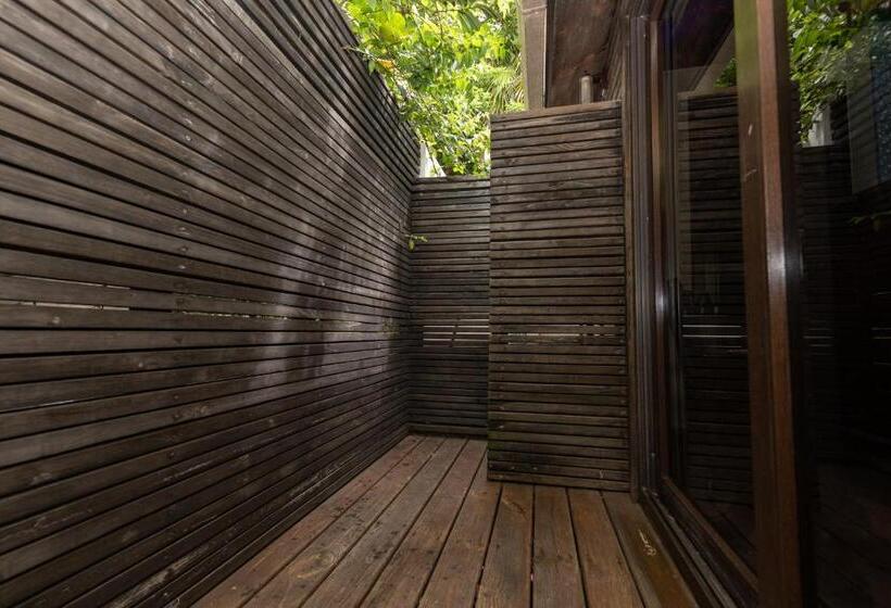 استودیوی لوکس, Pur Boutique Cabanas, Adults Only