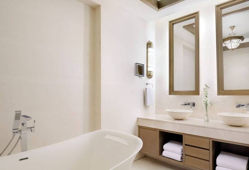 סוויטת ג'וניור נוף לגינה, Intercontinental Durrat Al Riyadh Resort & Spa, An Ihg