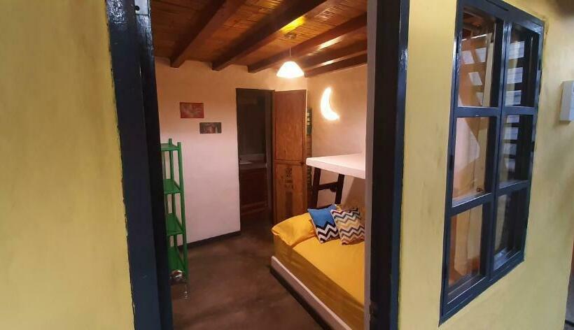 Standart Oda, Casa Naranja