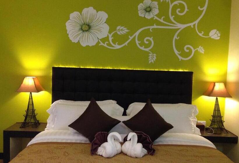 اتاق لوکس با تخت بزرگ, Heritage Tropical Resort