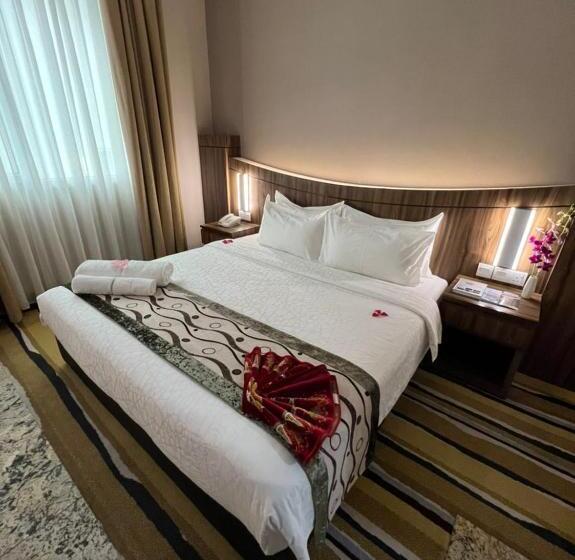 キングサイズベッドのスーペリアルーム, Nova Hotel Miri