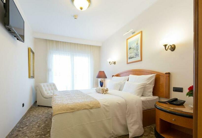 اتاق اکونومی, Sterling Garni