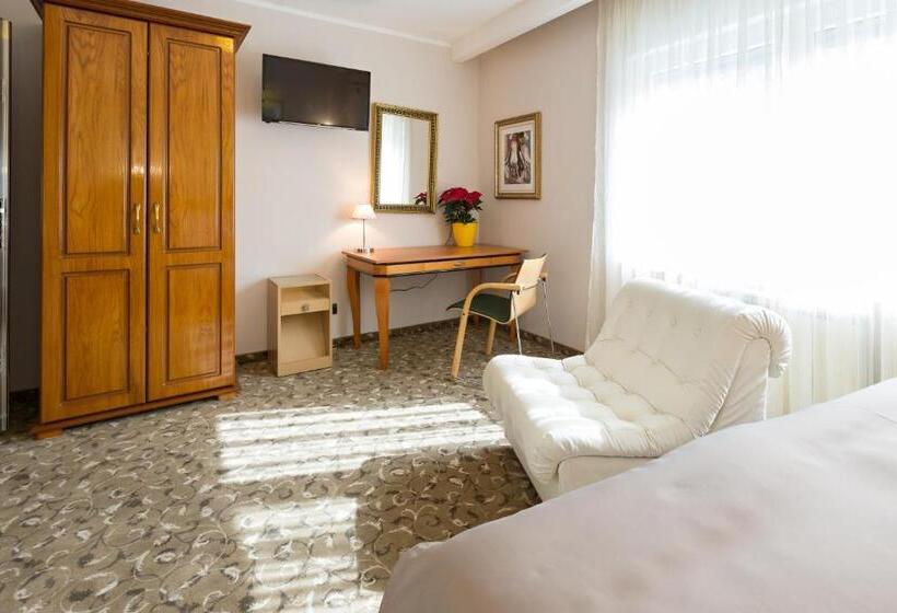 اتاق استاندارد, Sterling Garni