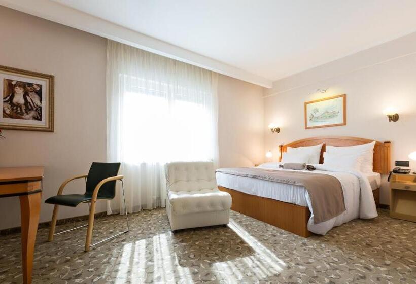 اتاق استاندارد, Sterling Garni