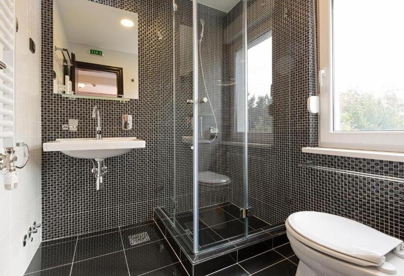 اتاق استاندارد, Sterling Garni